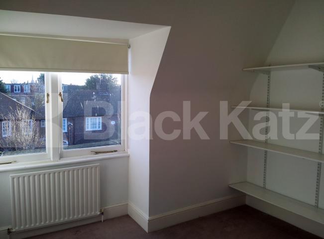 			2 Bedroom, 1 bath, 1 reception Flat			 Eastern Road, East Finchley